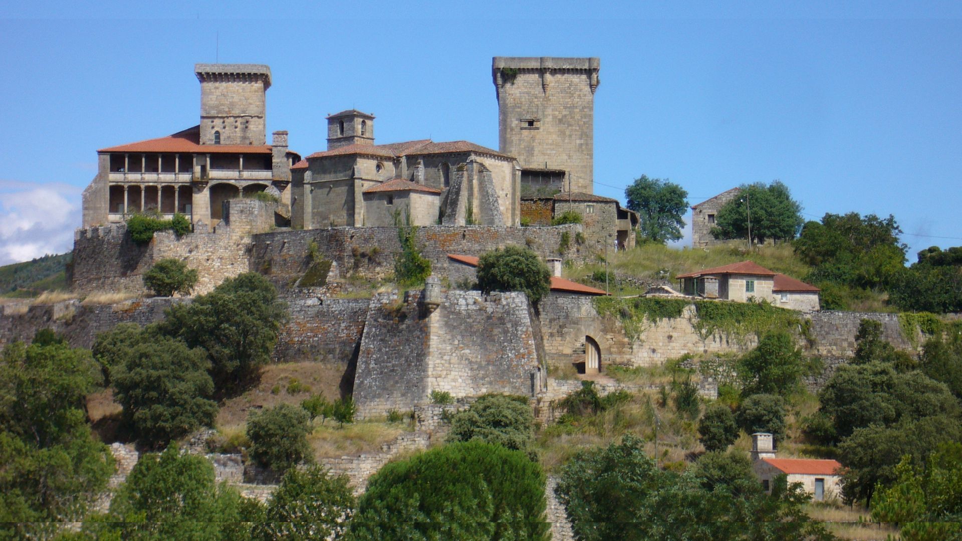Parador Castillo de Monterrei 0